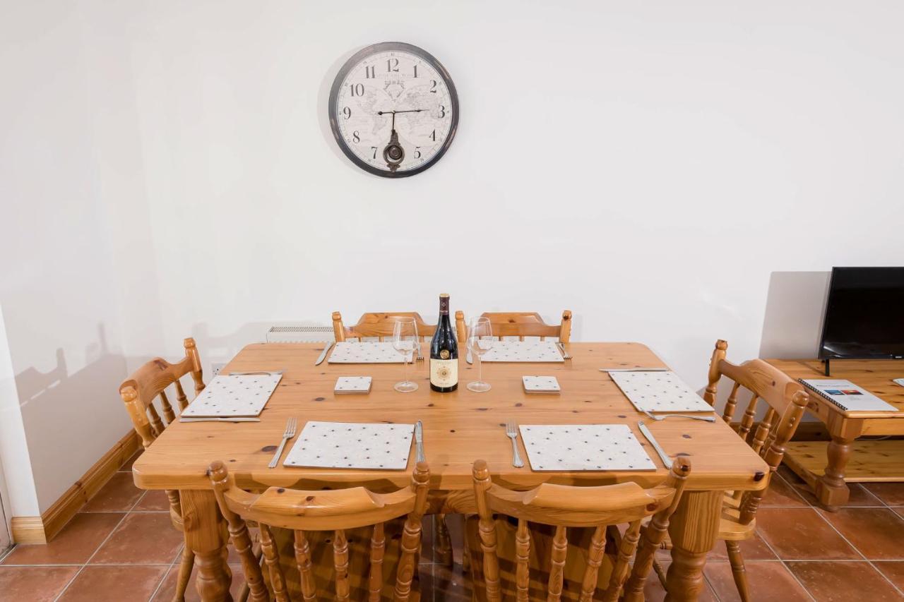 Kilkee Townhouse By Trident Holiday Homes Екстериор снимка